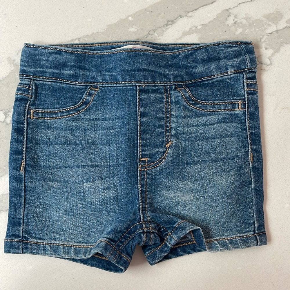 LEVI’S Shorts - Picture 2 of 4